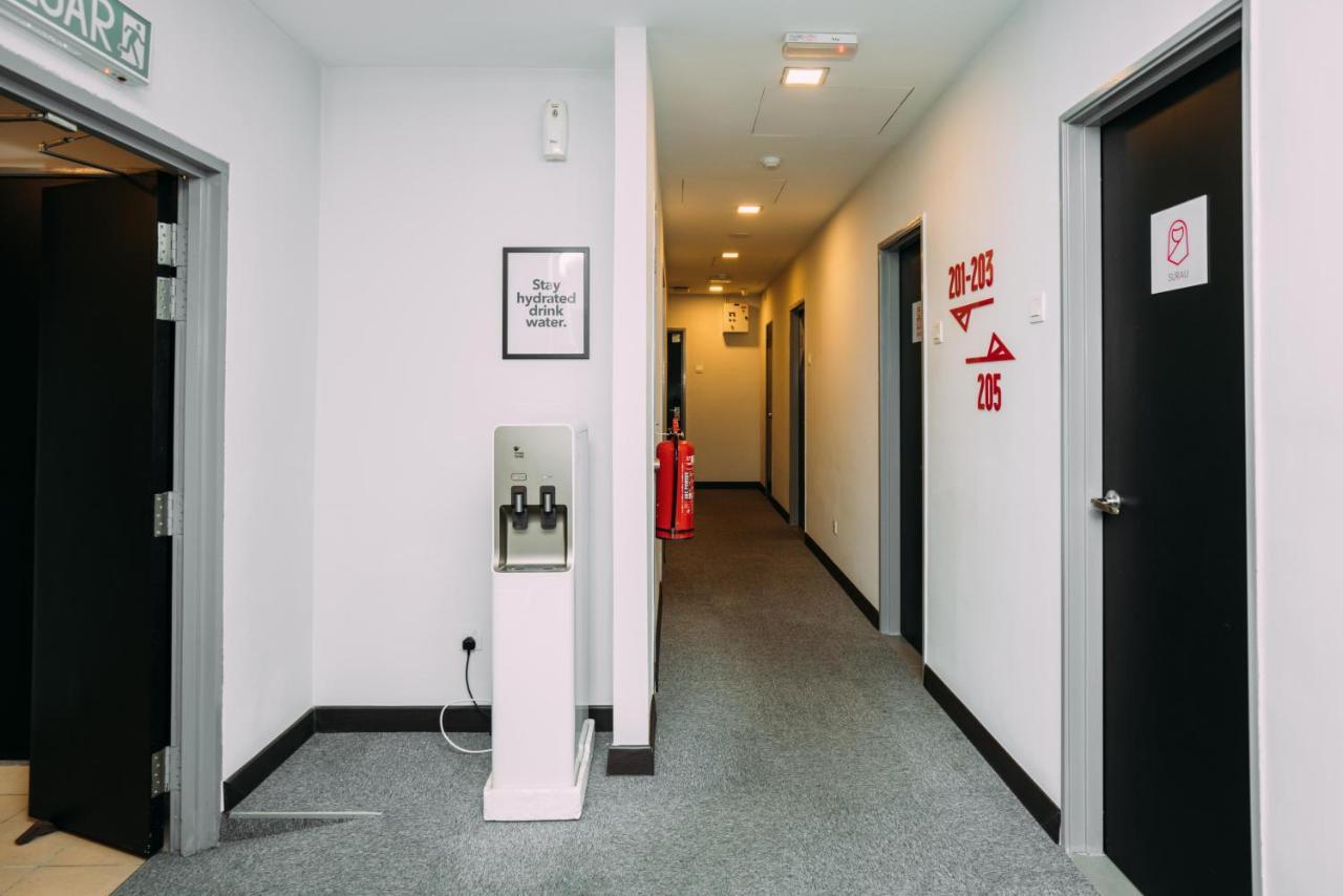 B Lot Hotel Куала Лумпур Екстериор снимка