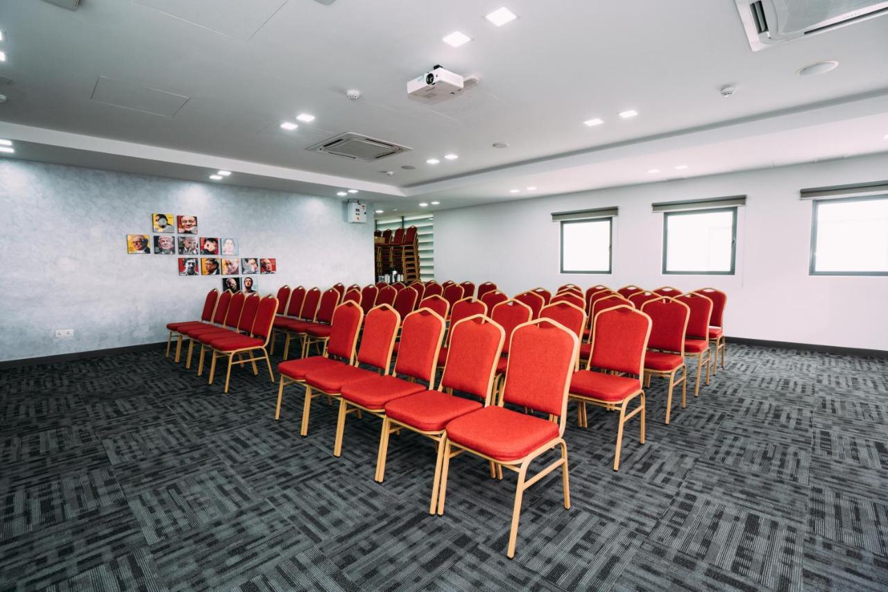B Lot Hotel Куала Лумпур Екстериор снимка