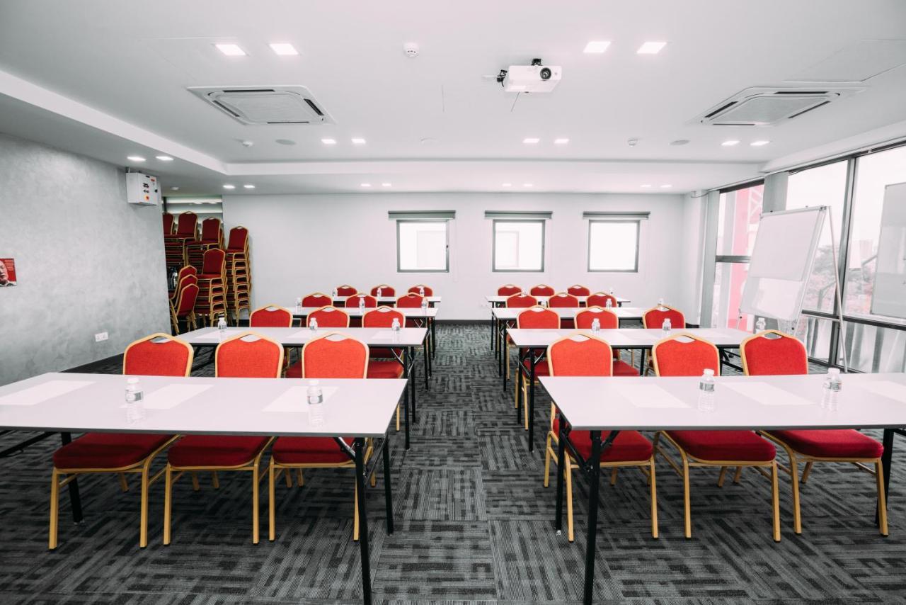 B Lot Hotel Куала Лумпур Екстериор снимка