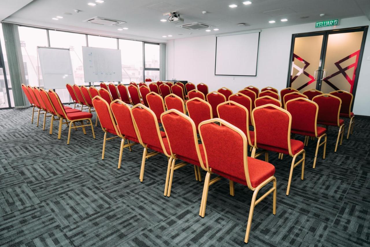 B Lot Hotel Куала Лумпур Екстериор снимка